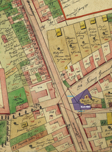 Mapa z roku 1827 s vyznačením domu na st. p. č. 183/2 (fialově) a s vynesením obou objevených zdí.